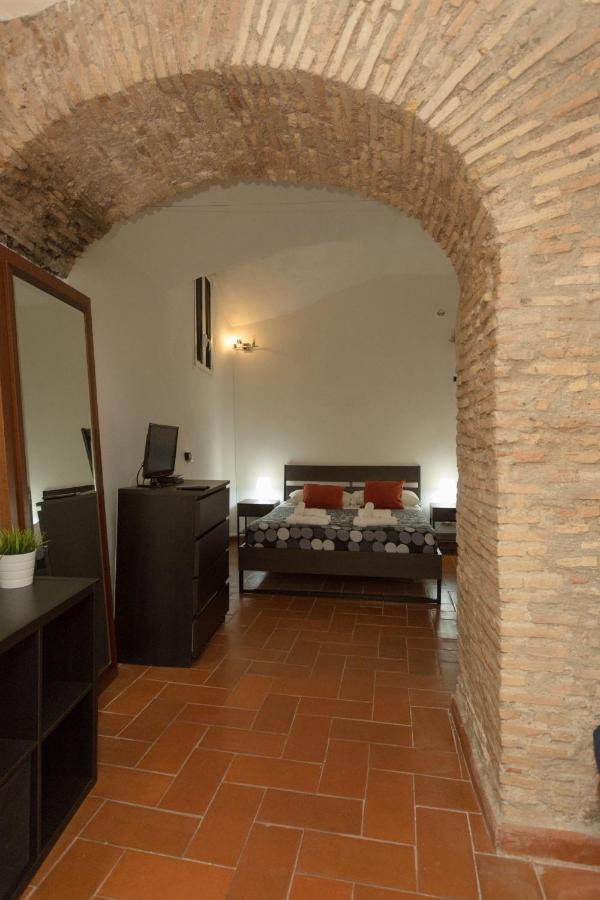 Roman Grotto Experience 5Pax Exterior photo